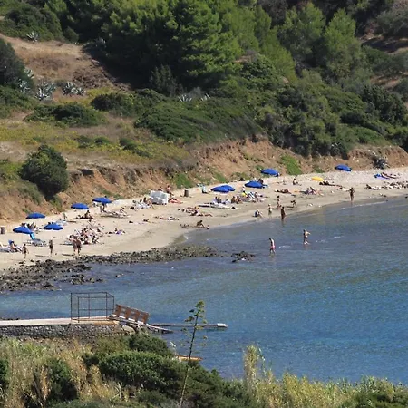 Family Friendly With A Swimming Pool Lumbarda, Korcula - 18727 アパート *