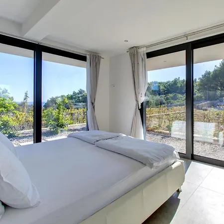 Family Friendly With A Swimming Pool Lumbarda, Korcula - 18727 アパート *