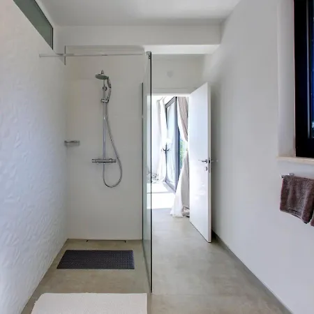 Family Friendly With A Swimming Pool Lumbarda, Korcula - 18727 アパート ルンバルダ